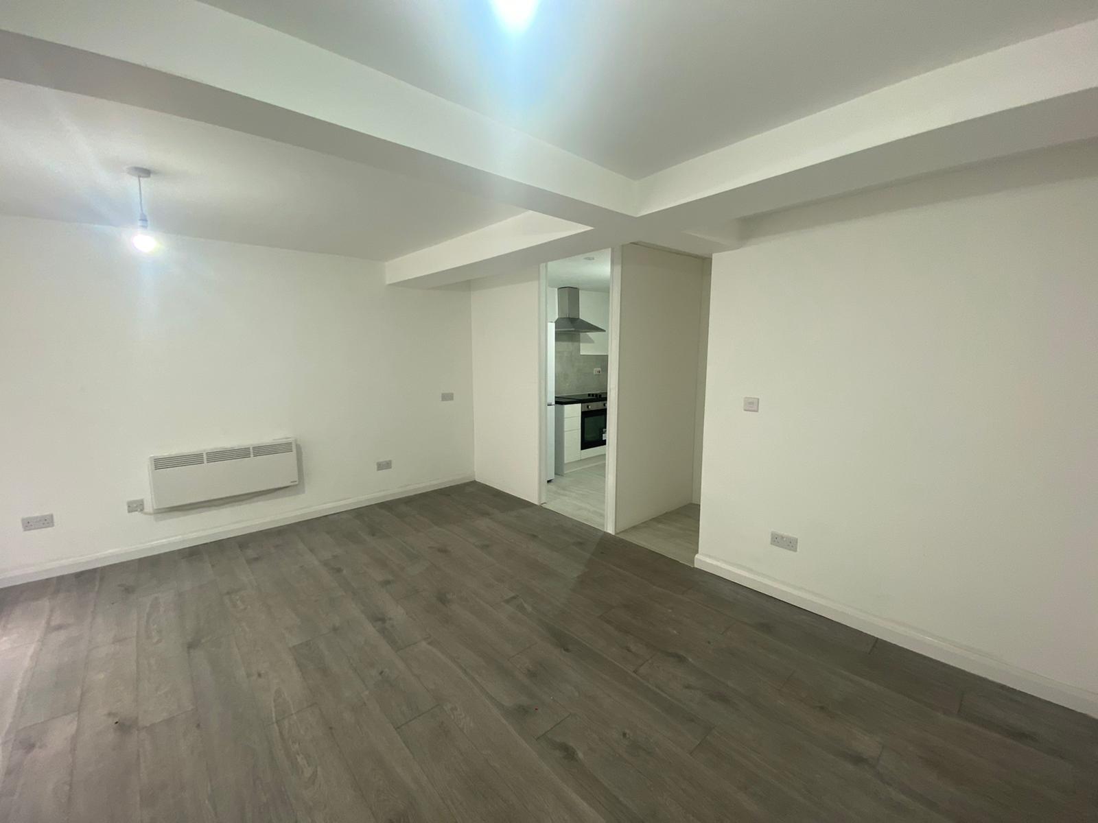Flat Plashet Grove in Greater London