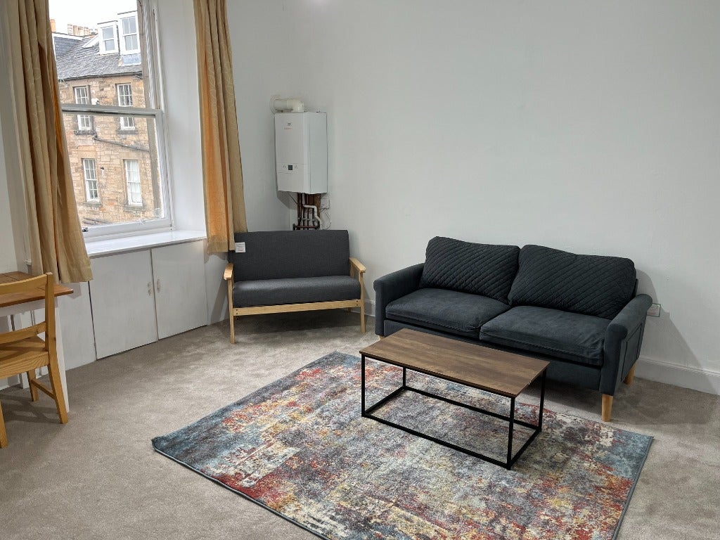 Flat Ratcliffe Terrace in City of Edinburgh