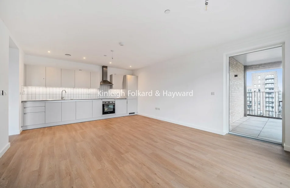 Flat Cranborne Road in Greater London