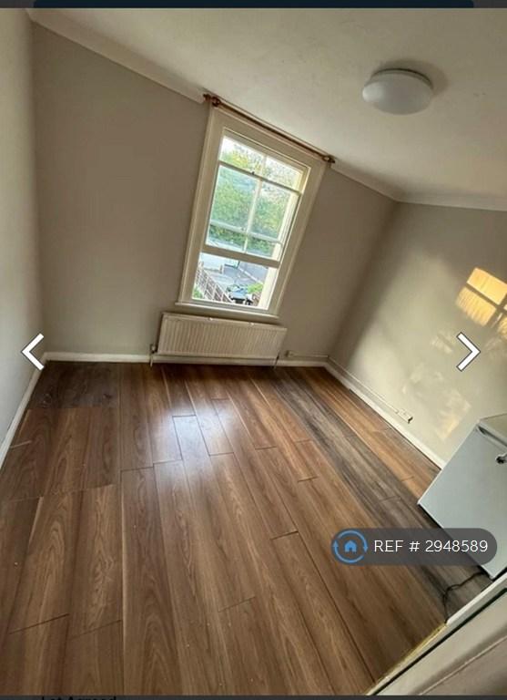 Room Eastern Road in Greater London