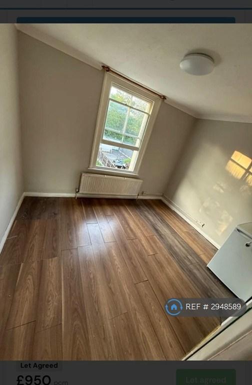 Room Eastern Road in Greater London