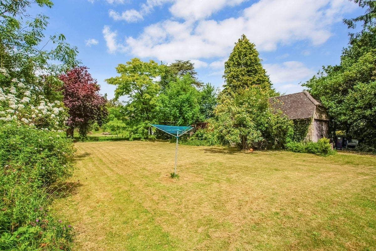 House Rollestone Road in Shrewton
