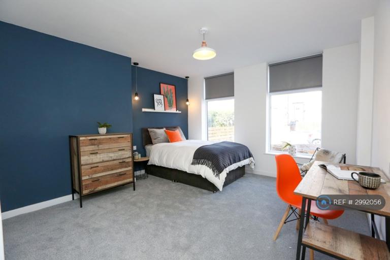 Room Euston Grove in Oxton Village