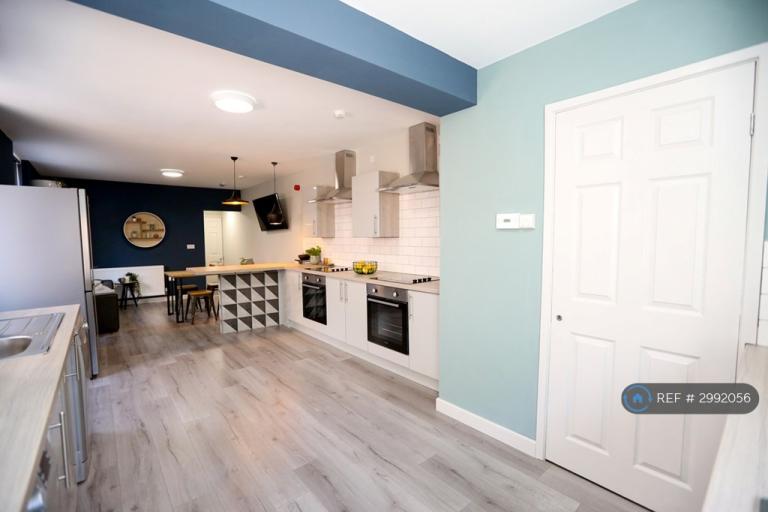 Room Euston Grove in Oxton Village