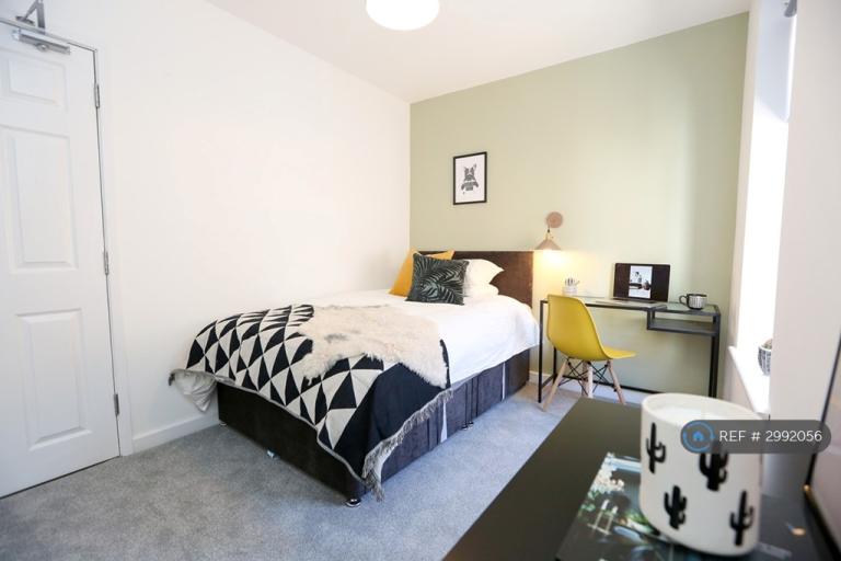 Room Euston Grove in Oxton Village