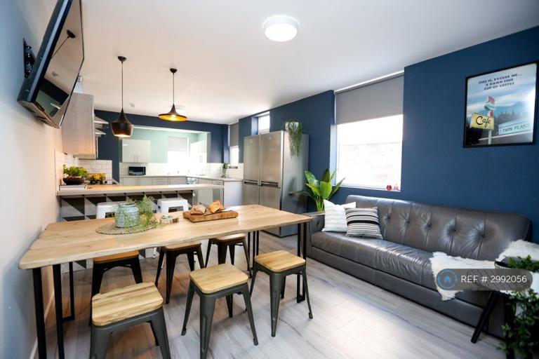 Room Euston Grove in Oxton Village