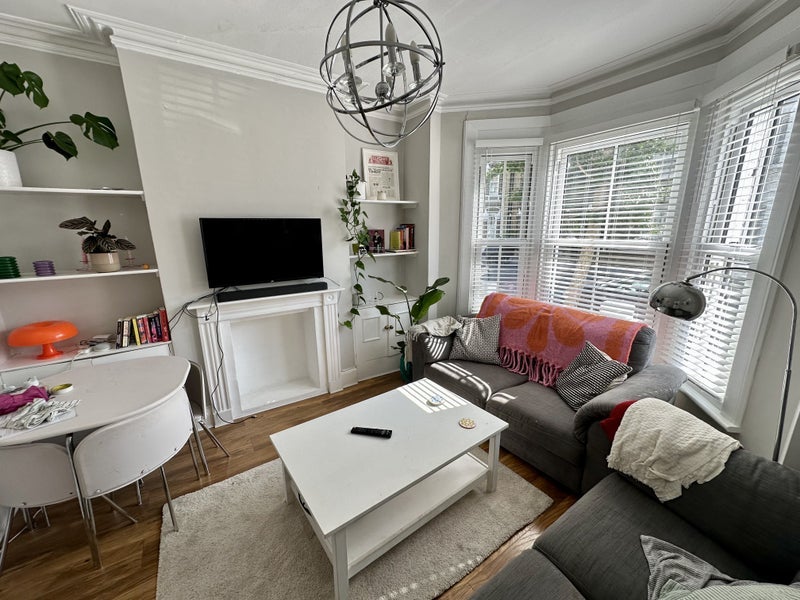 Room Shorrolds Road in Greater London