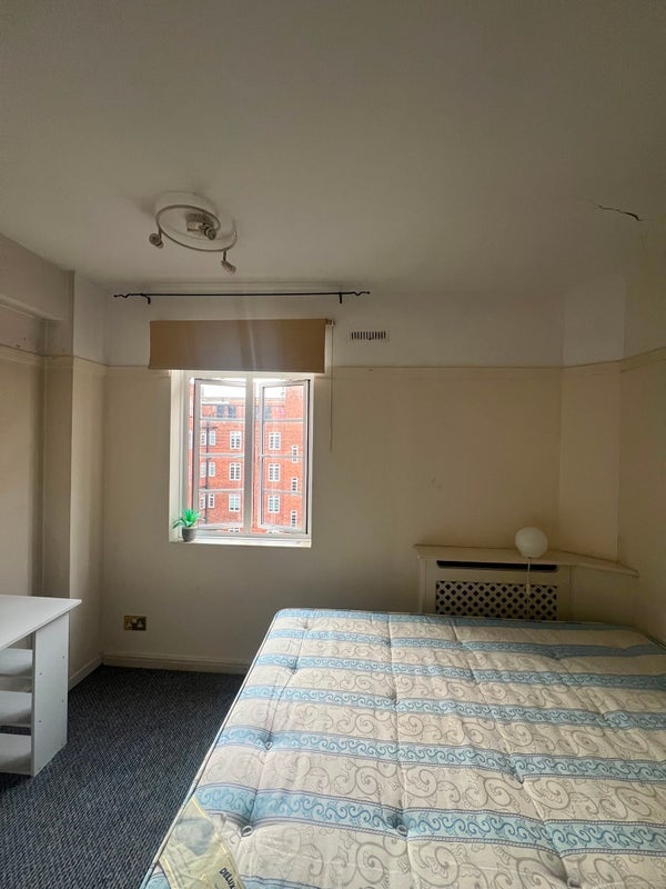 Room Brook Green in Greater London