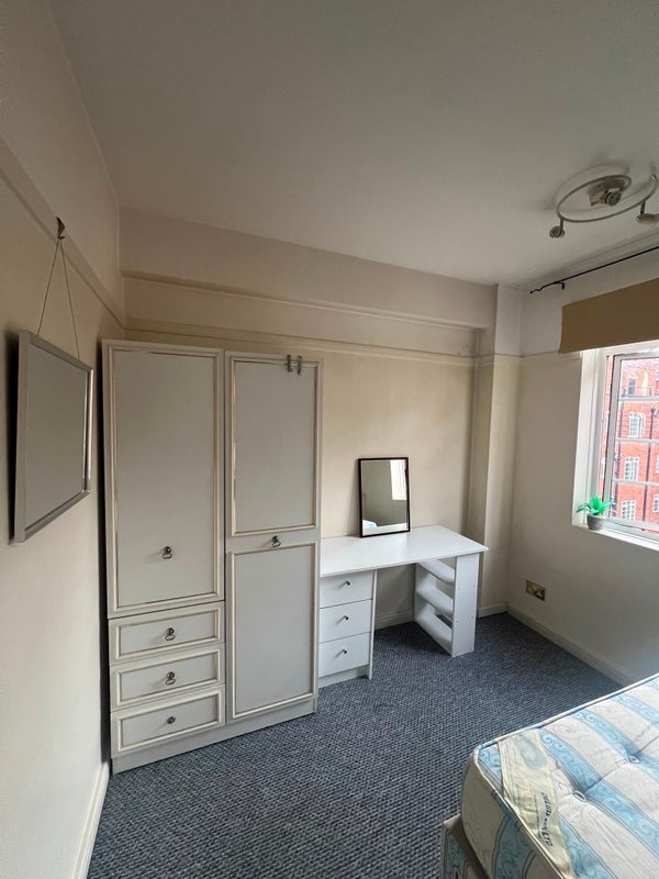 Room Brook Green in Greater London