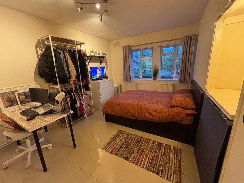 Room Newland Court in Greater London