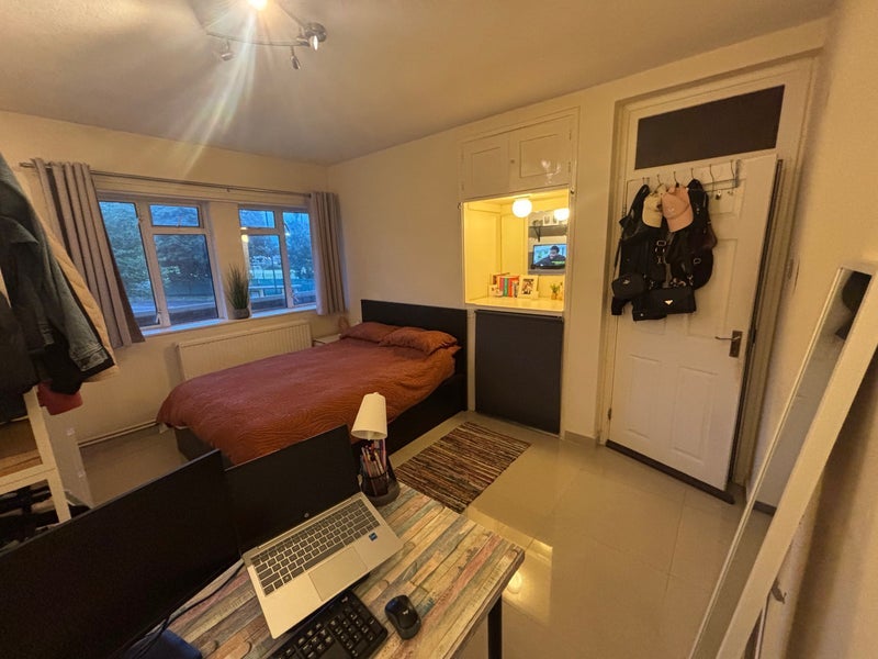 Room Newland Court in Greater London