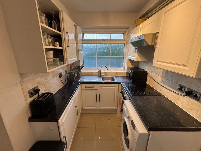 Room Newland Court in Greater London