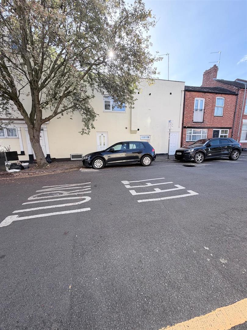Flat Ecton Street in Northampton