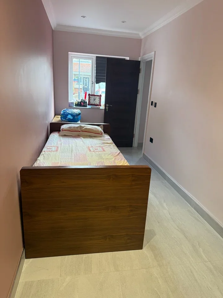 Room Lankers Drive in Greater London