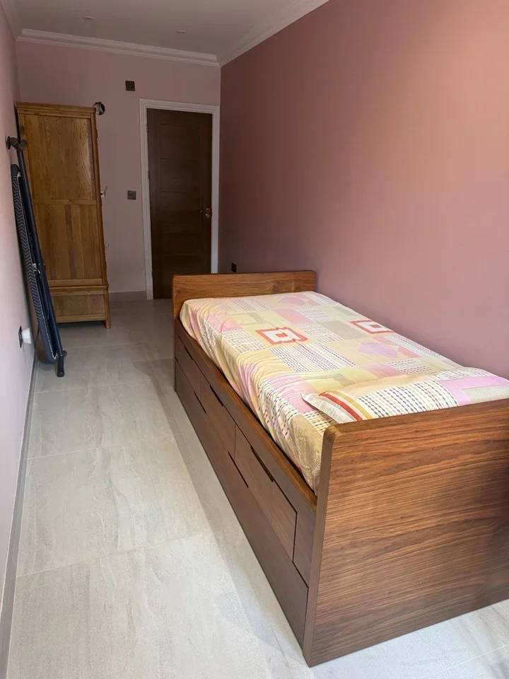 Room Lankers Drive in Greater London