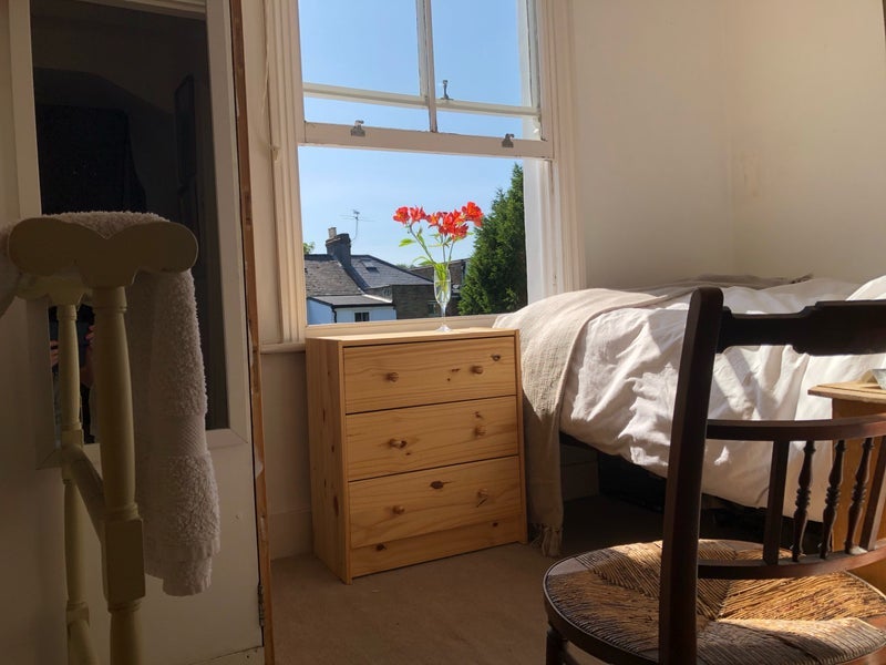 Room Avenue Gardens in Greater London