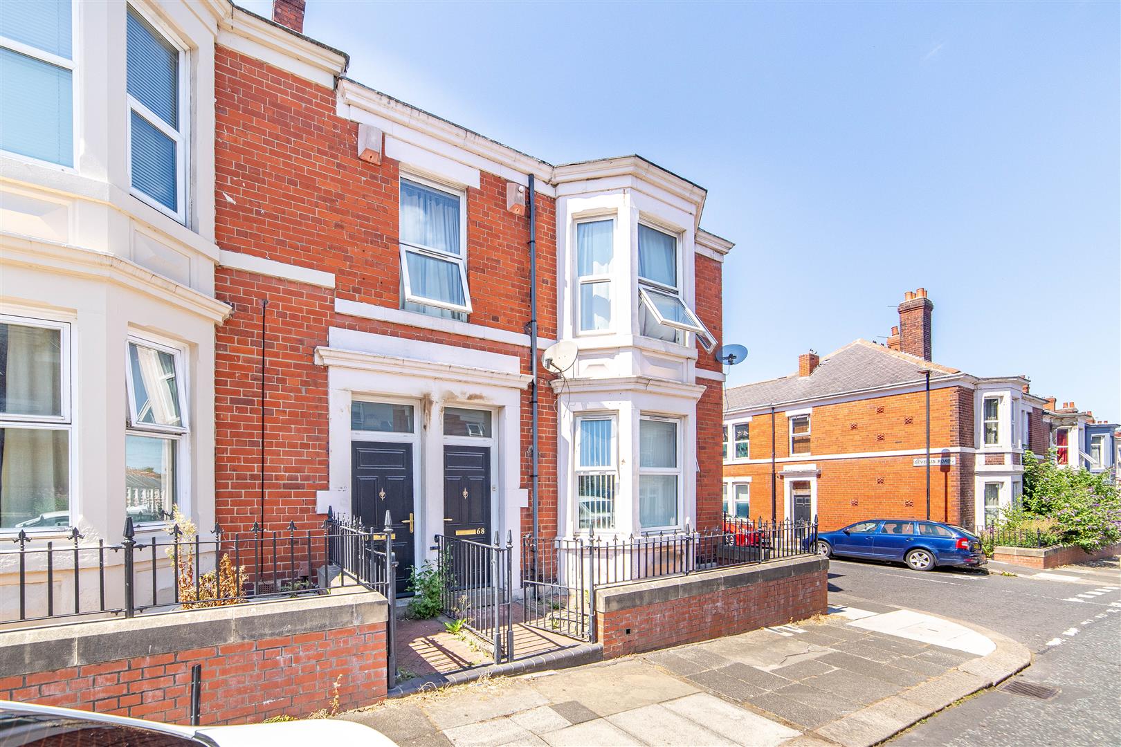 Flat Wingrove Avenue in Newcastle upon Tyne