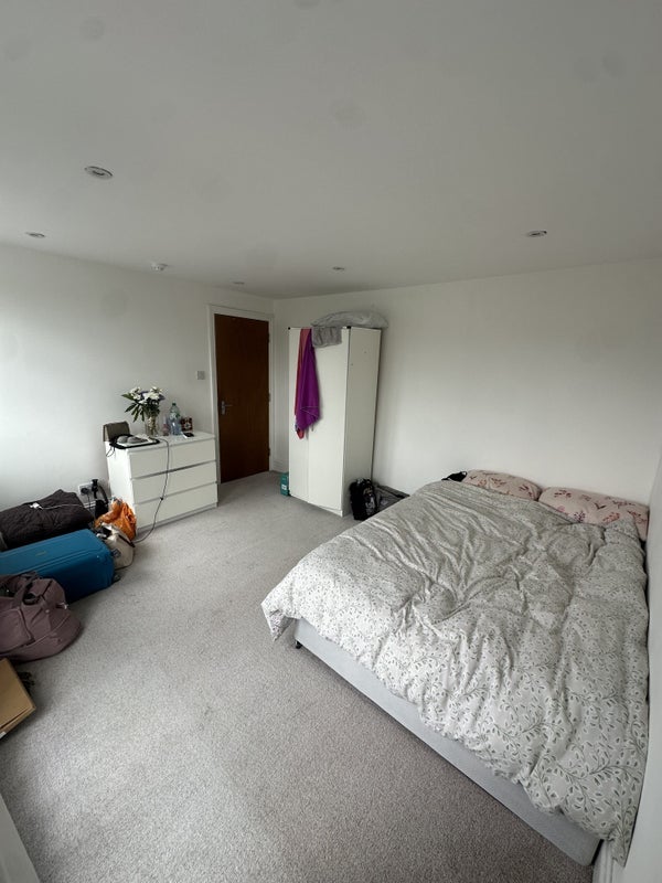 Room Nello James Gardens in Greater London