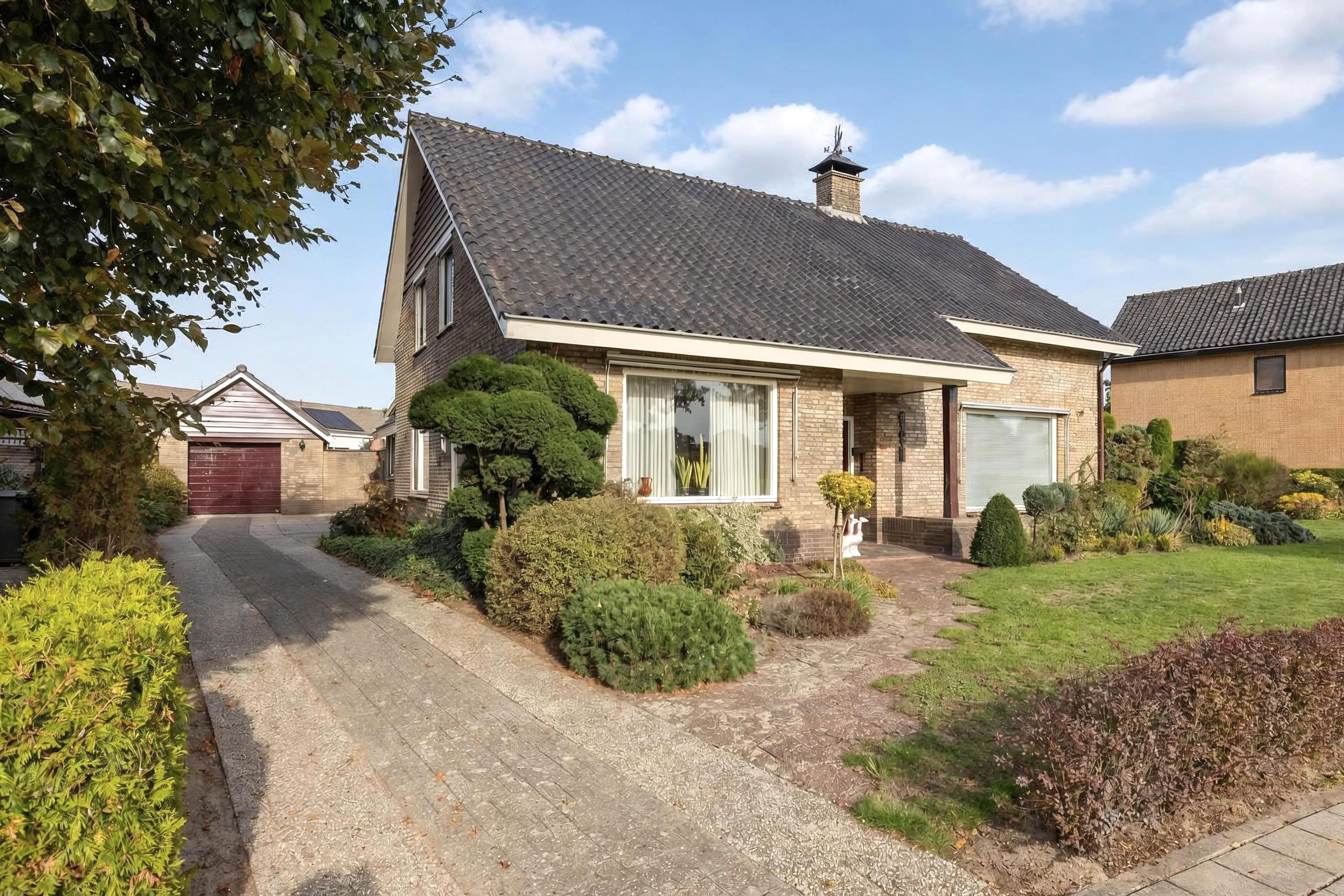 Huis Vliegveldstraat 27 in Deurningen