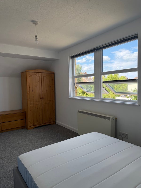 Room Broadfield Road in Greater London