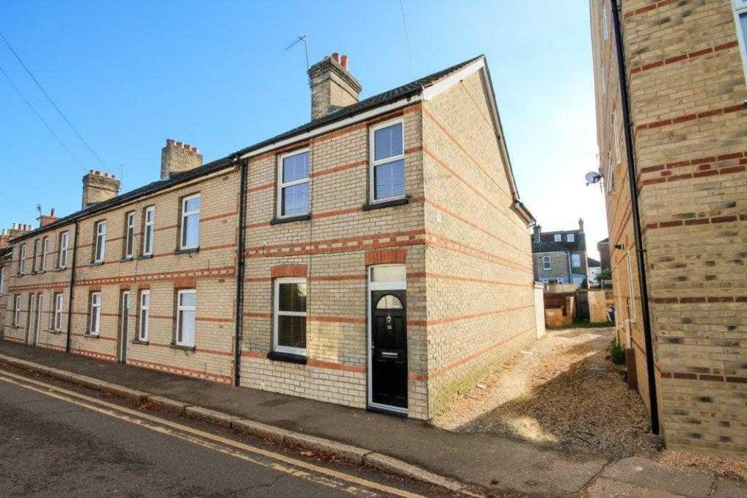 House Mansfield Close in Poole