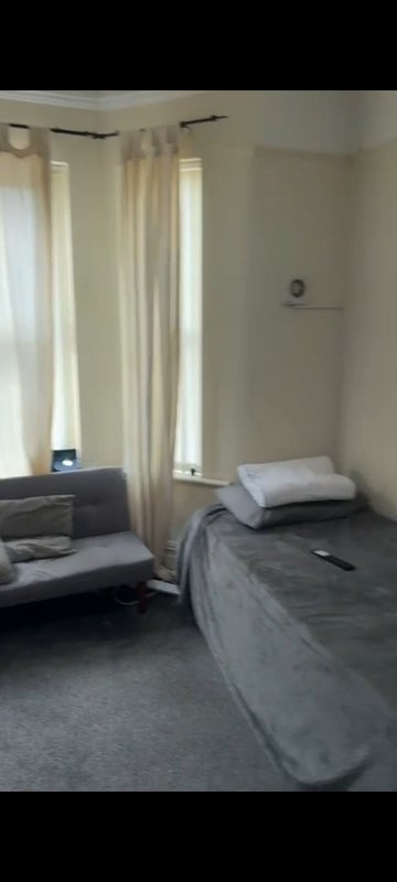 Room Derbyshire Lane in Trafford