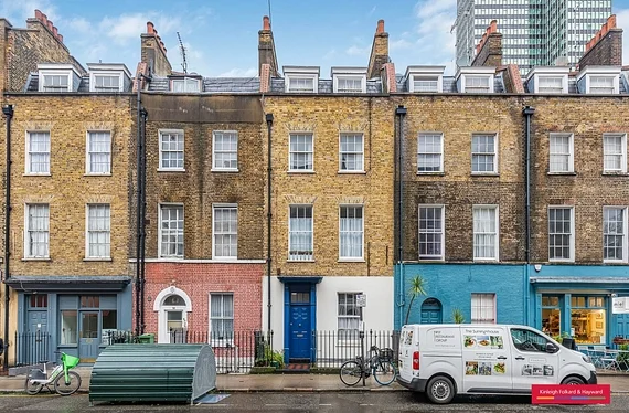 Flat Warren Street in Greater London