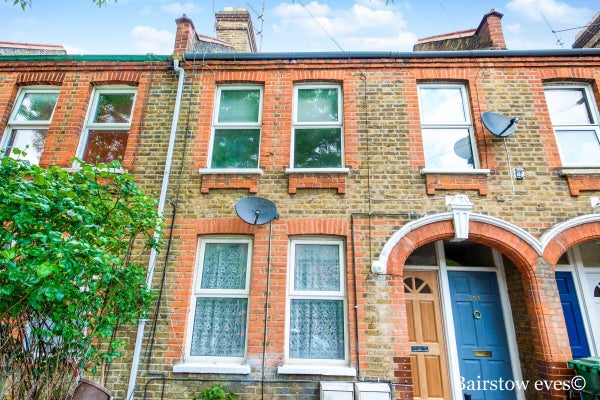 Flat Brettenham Road in London