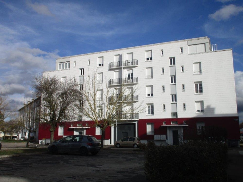 Flat Place Léon Bourgeois in Troyes