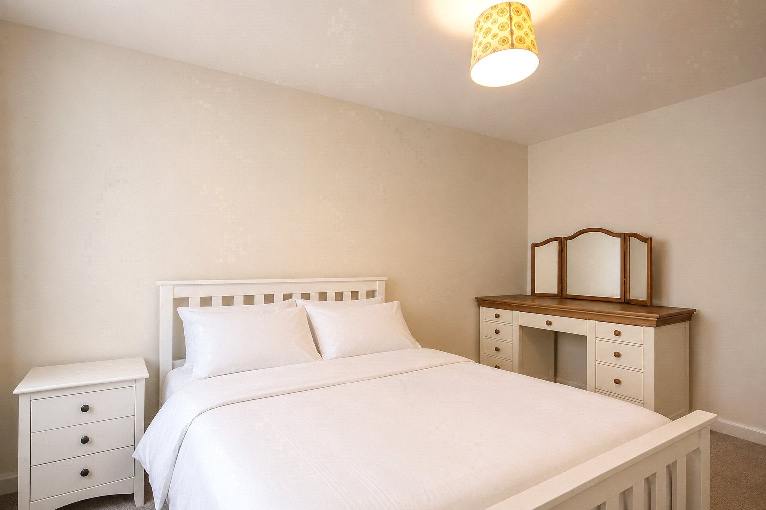 Flat Newent Court in Bristol