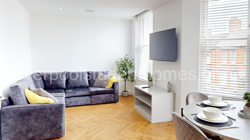 Room Shaw Street in Liverpool