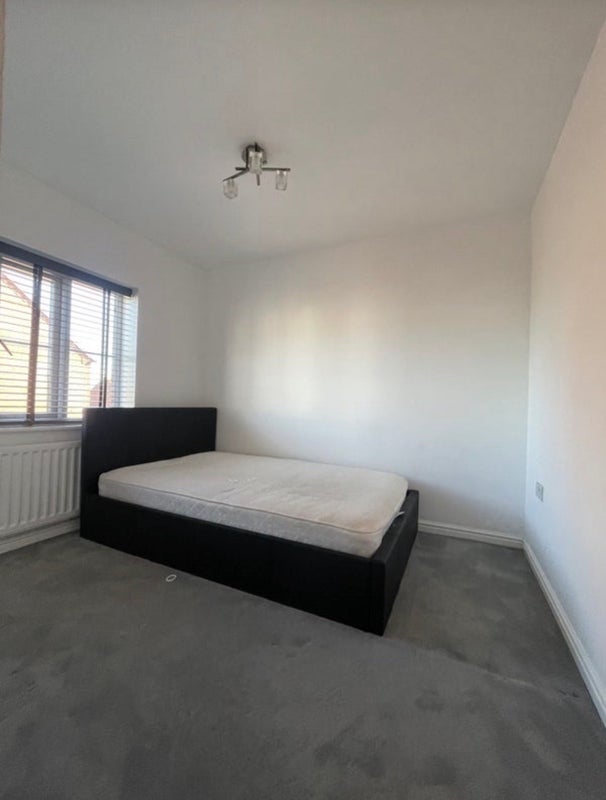 Room East Hall Lane in Borough of Swale