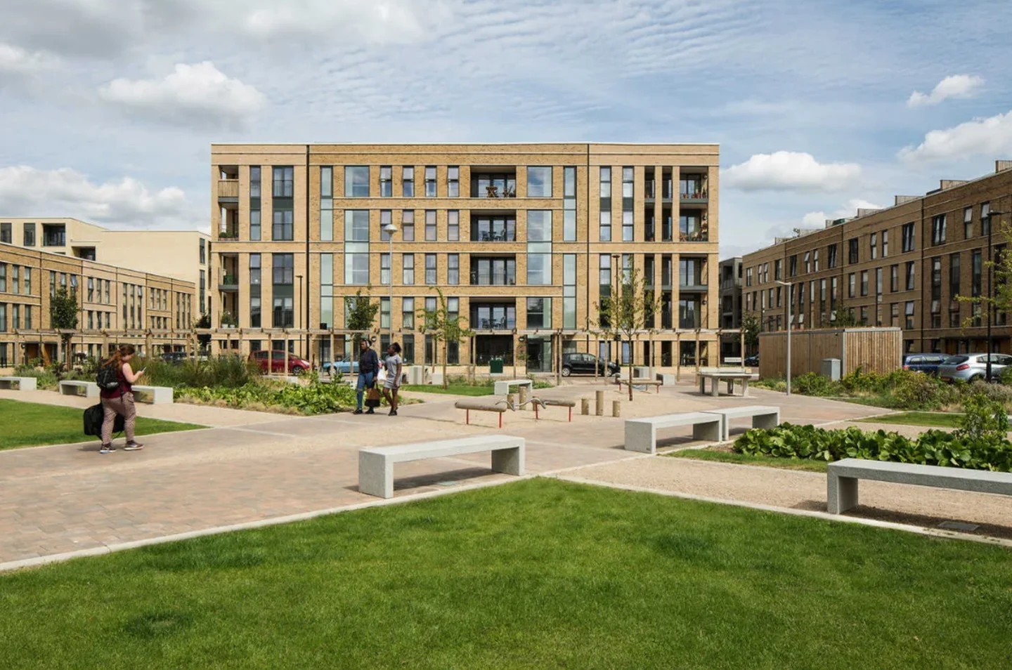 Flat Eythorne Road in Greater London