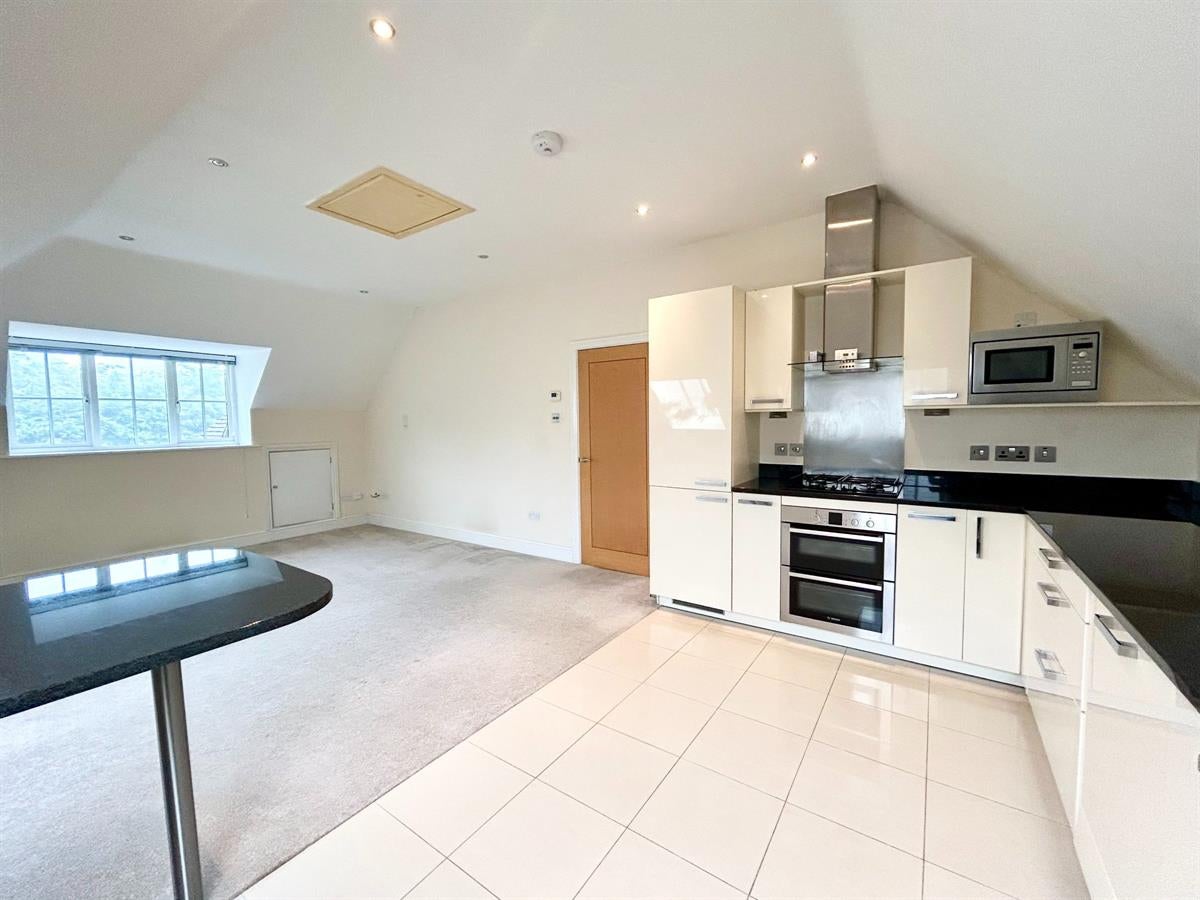 Flat Vicarage Hill in Waverley