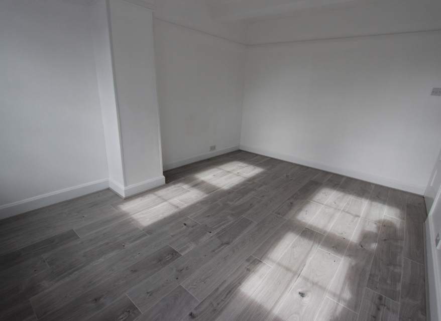 Flat Hampden Square in Greater London