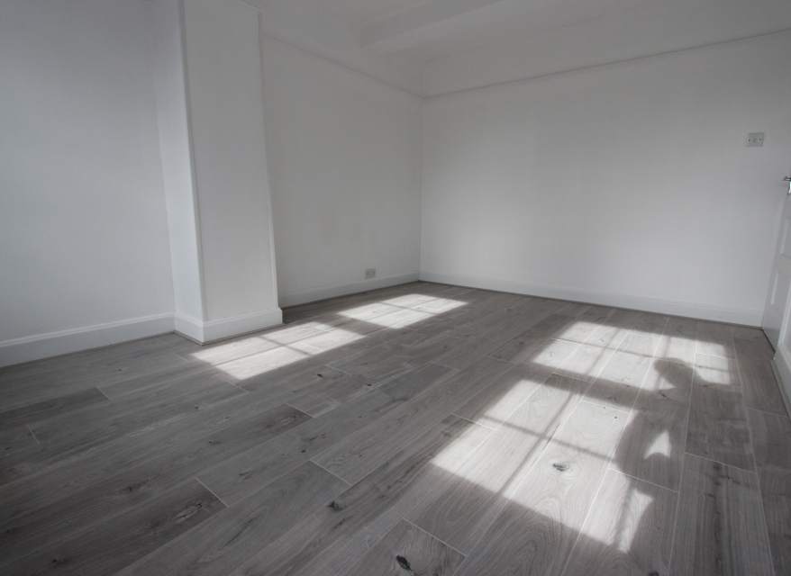 Flat Hampden Square in Greater London