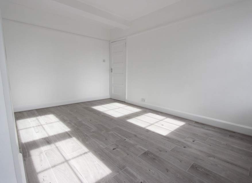 Flat Hampden Square in Greater London