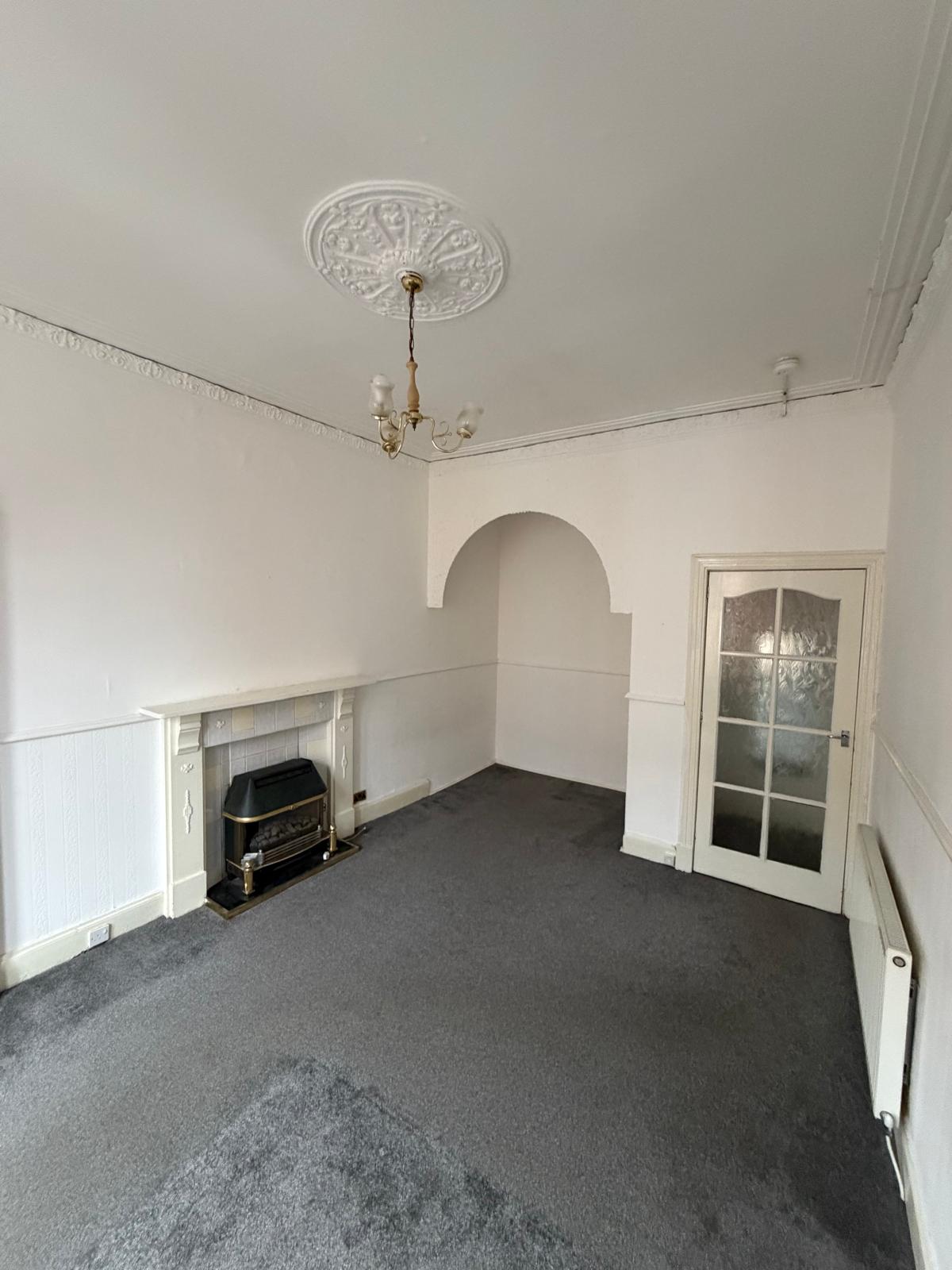 Flat Sinclair Drive in Glasgow
