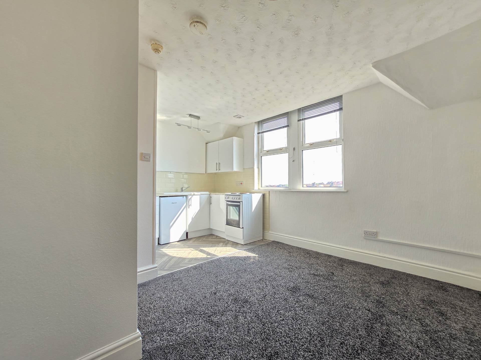 Flat Chatsworth Avenue in Bispham