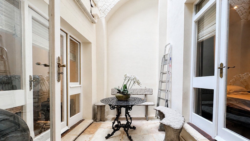 Flat Onslow Gardens in Greater London