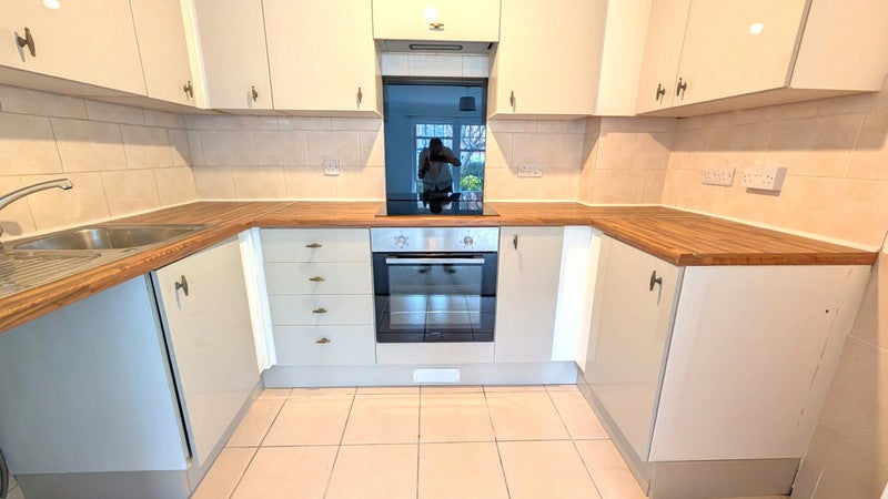 Flat Rowlands Road in Worthing