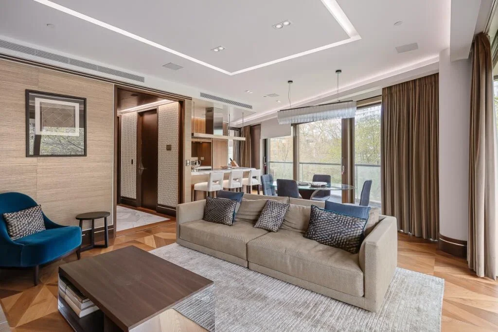 Flat Earls Way in Greater London