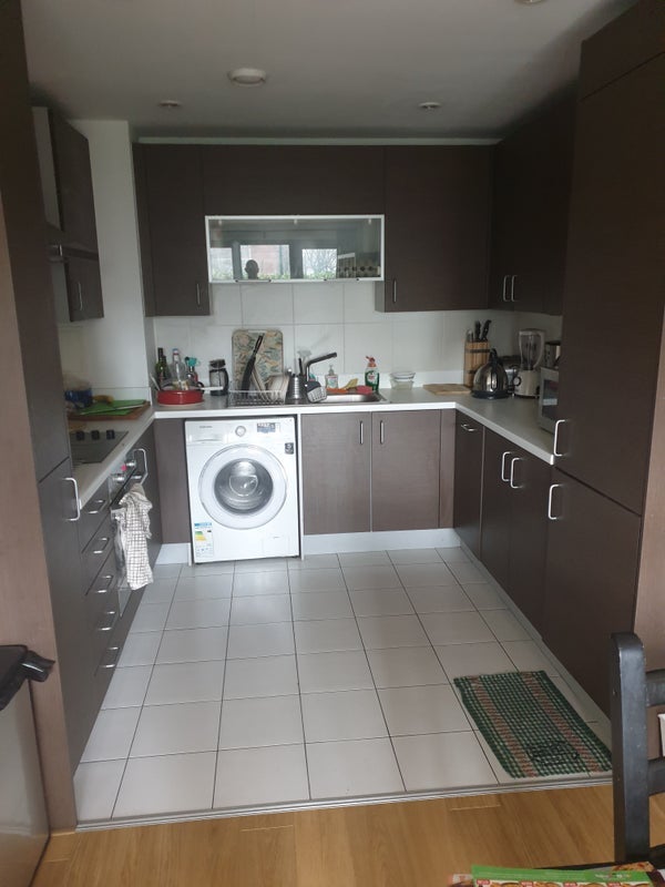 Room Greenfield Road in Greater London