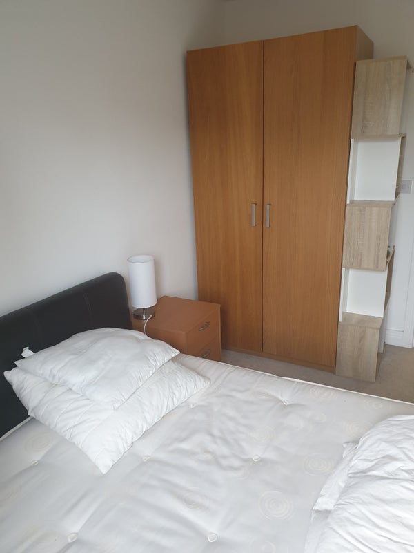 Room Greenfield Road in Greater London