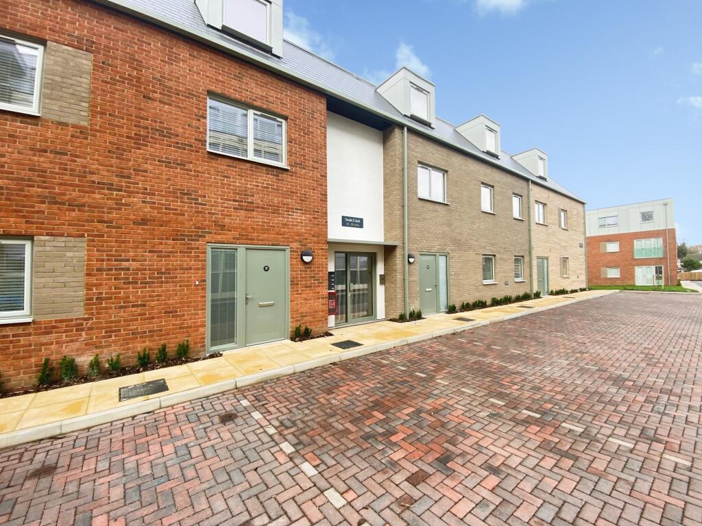 Flat Oundle Road in Peterborough