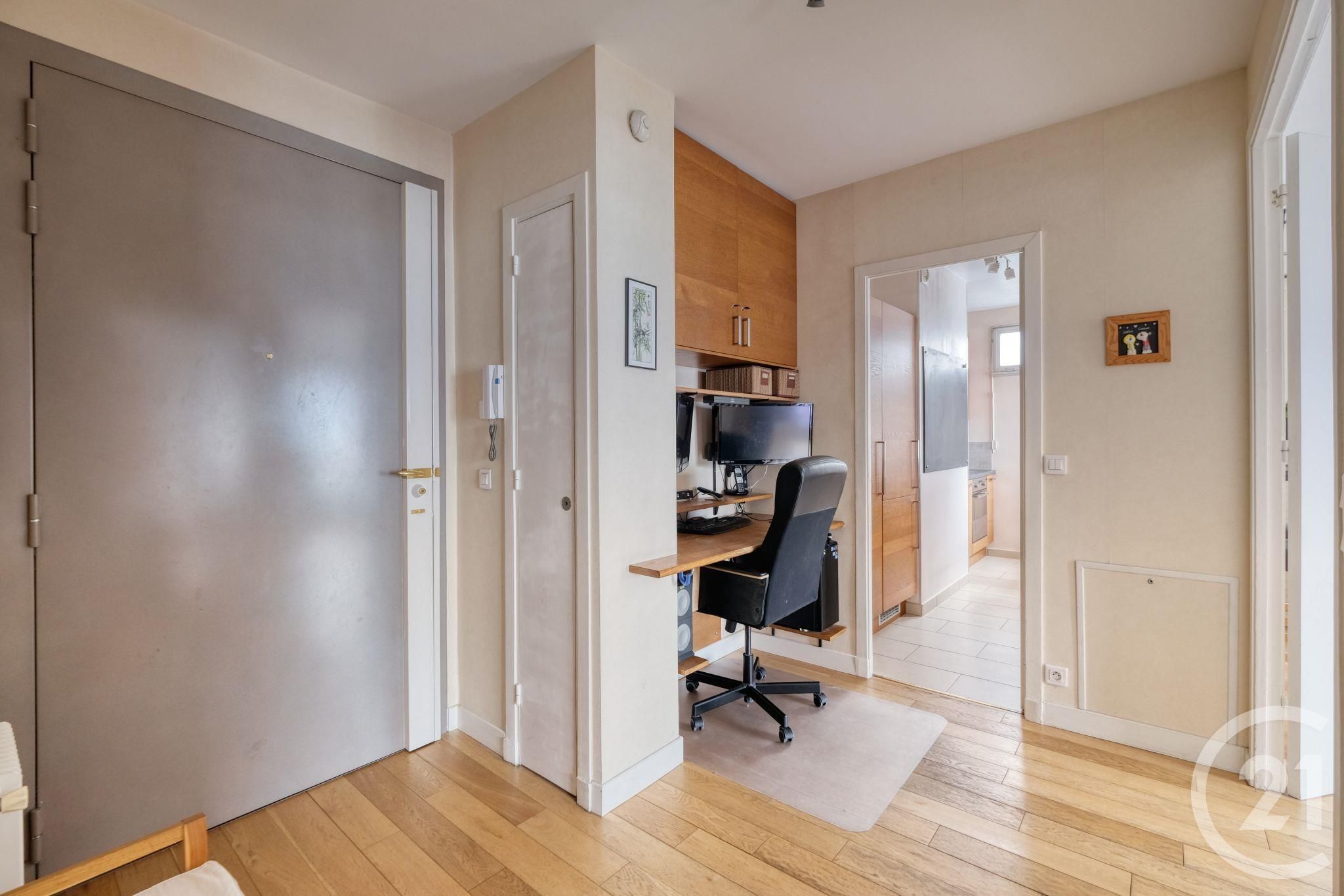 Flat Rue d'Arcueil in Paris