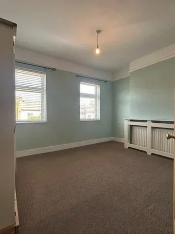 House Brunswick Crescent in Greater London