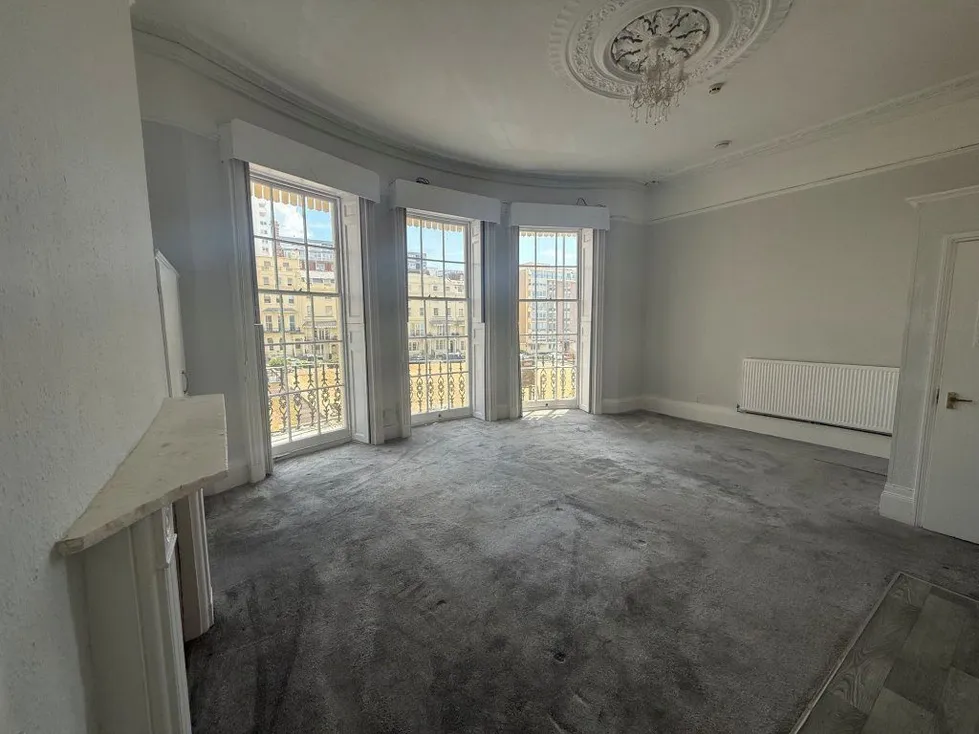 Flat Regency Square in Brighton