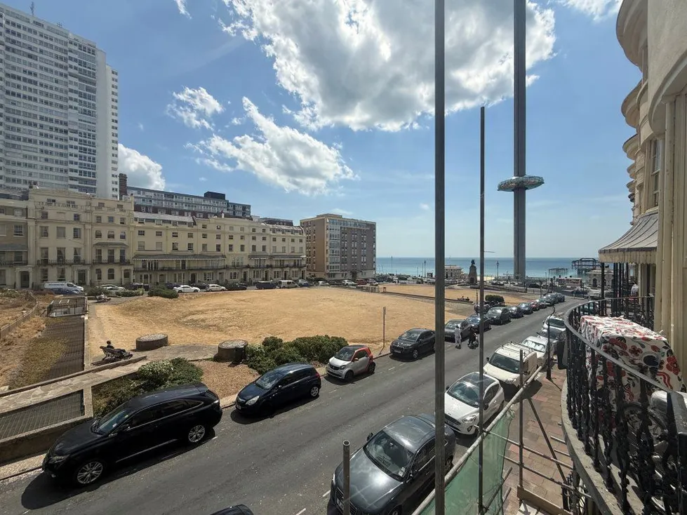 Flat Regency Square in Brighton