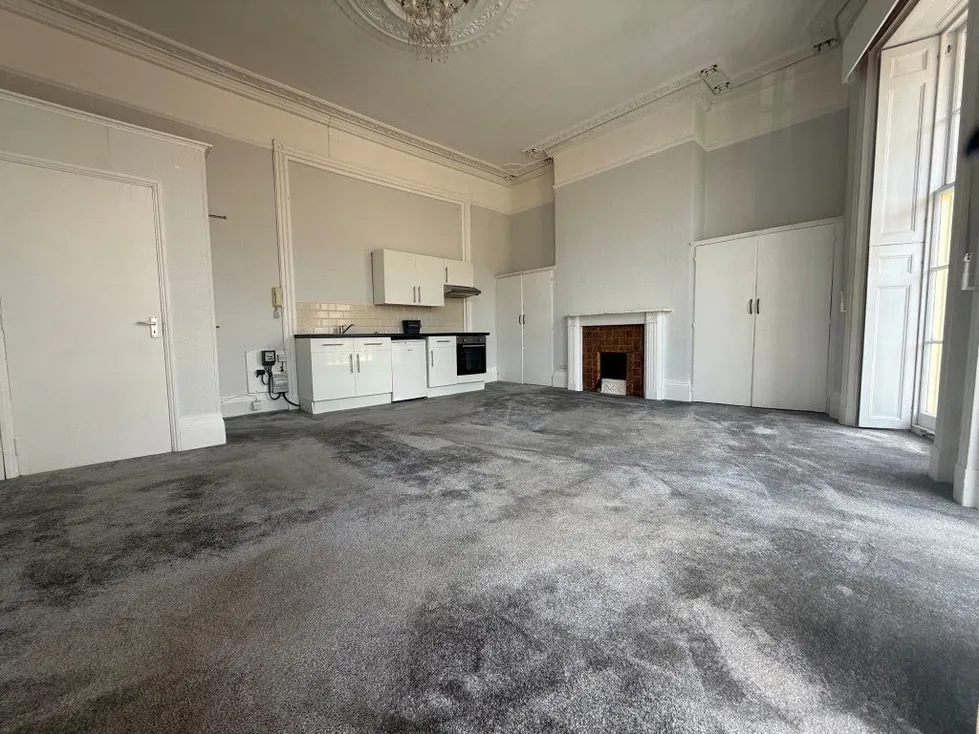 Flat Regency Square in Brighton